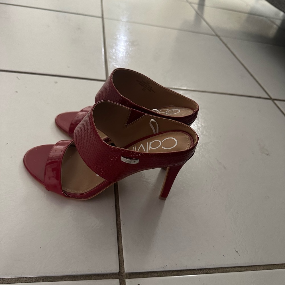 New without box size 7 1/2 Calvin Klein Red shoes